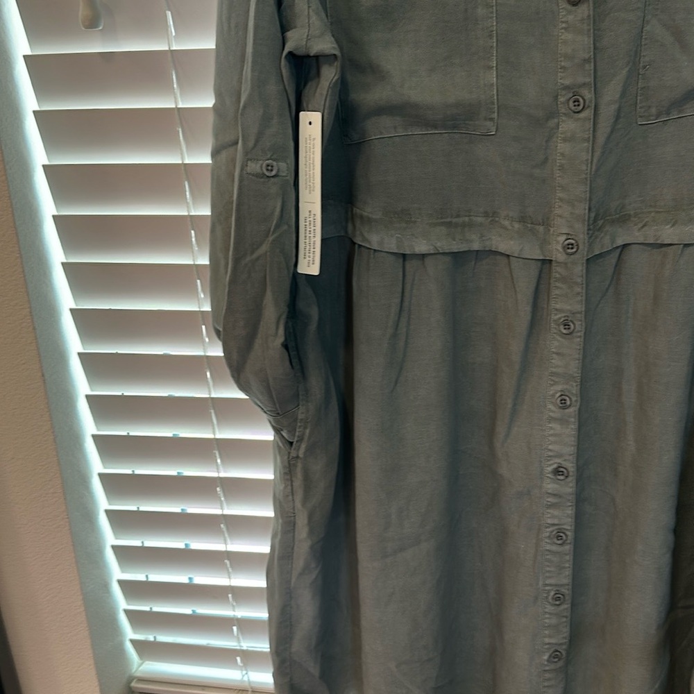 NWT-Anthropologie -Cloth and stone-Size-1X-Gray Button-Down Dress- - Picture 7 of 16